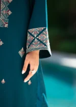 Teal Embroidered Kurta Set for Women - 2 Pieces - Image 5
